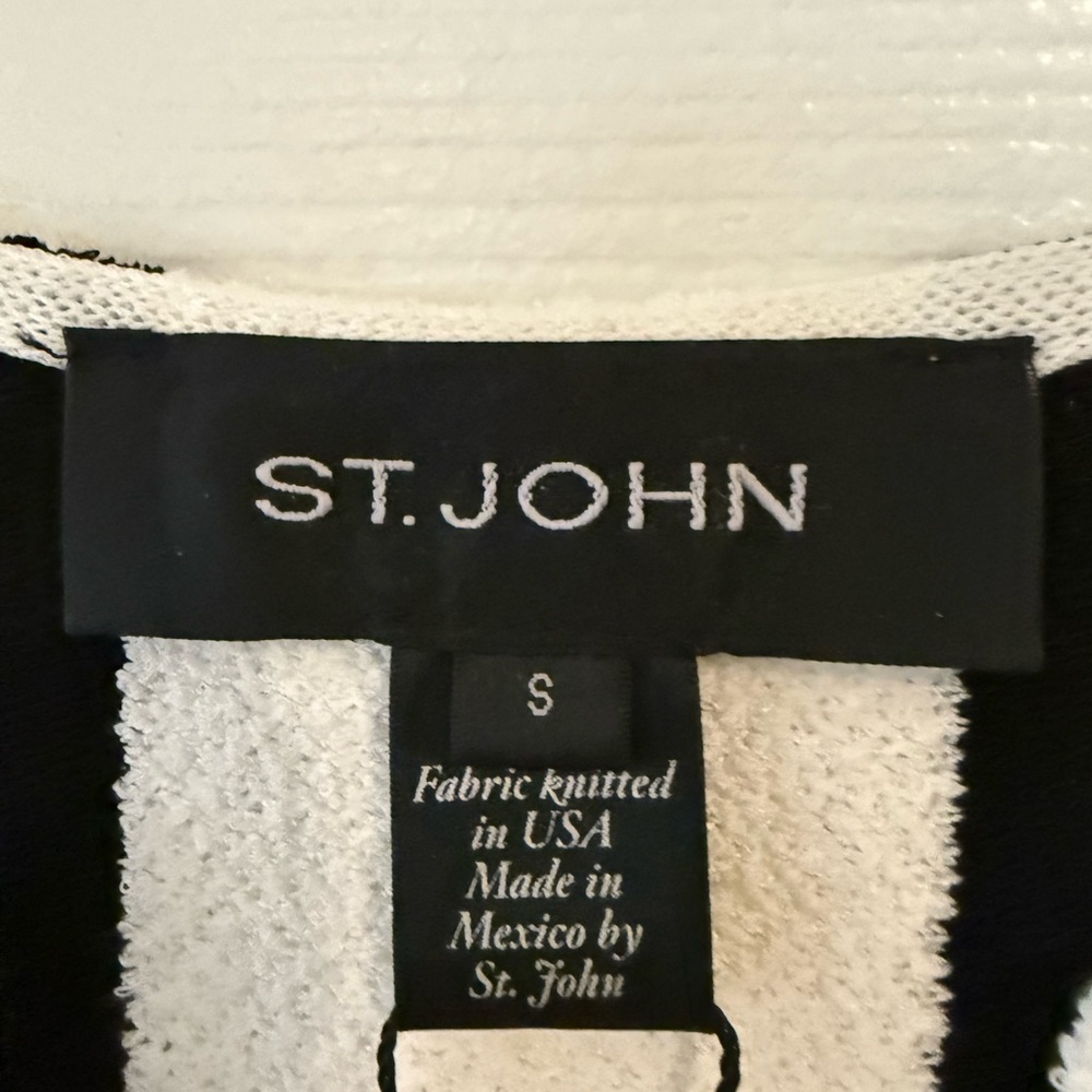 St. John Collection Striped Knit Dress, Relaxed Fit, V-neck, Pullover - Picture 4 of 4
